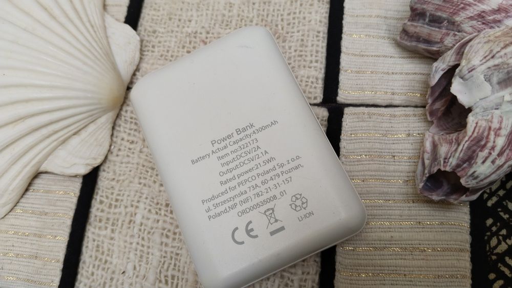 Два повербанка на 10000 и на 4300