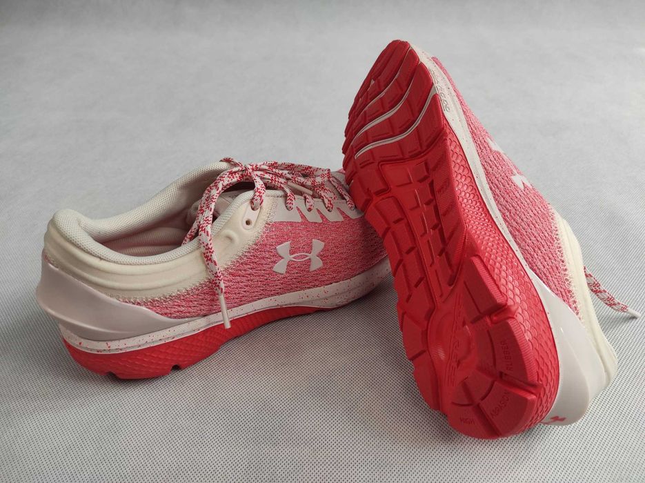Buty sportowe damskie Under Armour UA W Aura Trainer r. 38