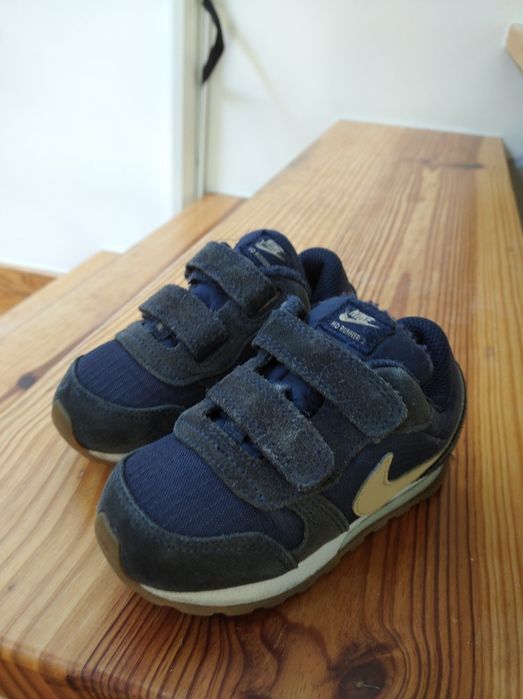 Tênis Nike tamanho 25