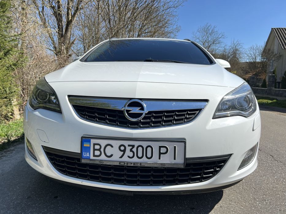 Продам Opel astra J