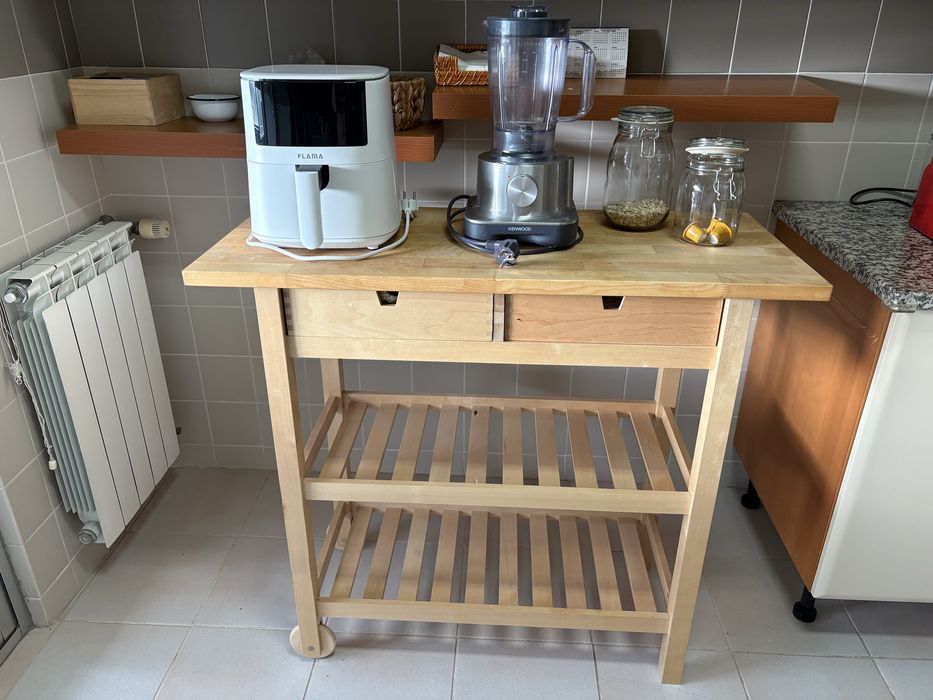 Mesa de apoio para a  cozinha