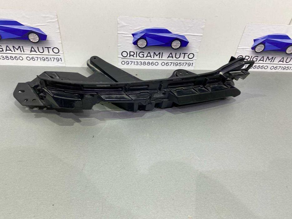 Кріплення бампера праве Jeep grand cherokee WL 2021+