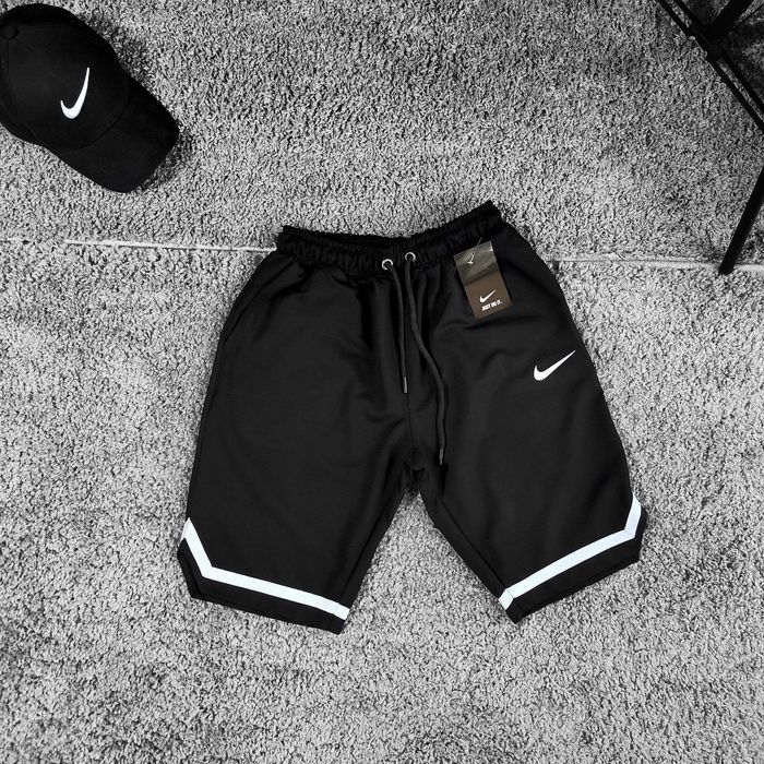 Чоловічі шорти Nike чорні літні (біла полоса)