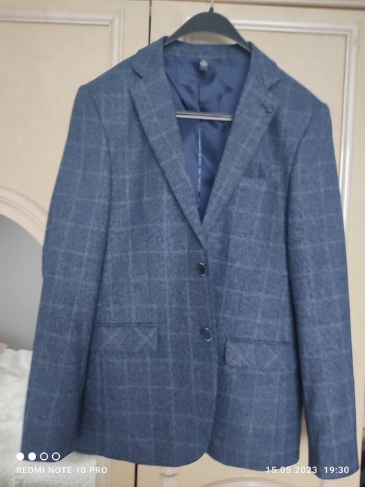 Стильний піджак для хлопчиків.