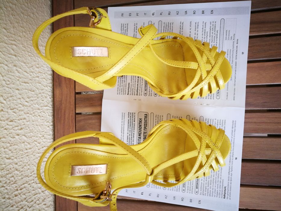 Sandálias Schutz (35)