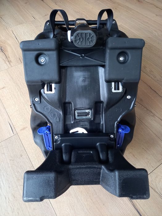 Axkid Move | GRATISY! | Fotelik samochodowy 9-25kg | Czarny