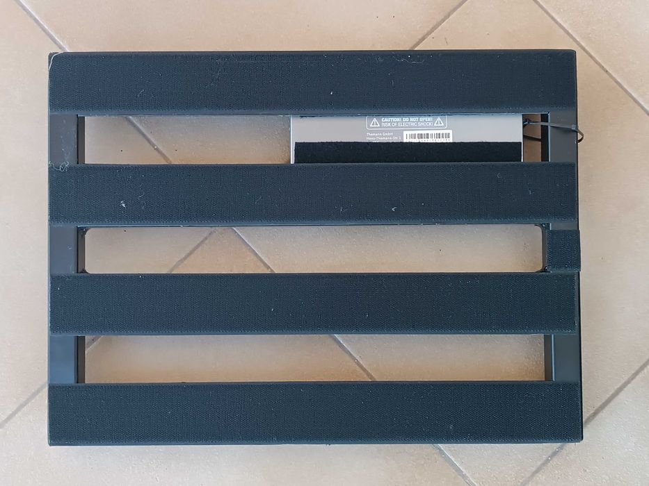 Pedais TC Spark Booster e DemonFX SSS