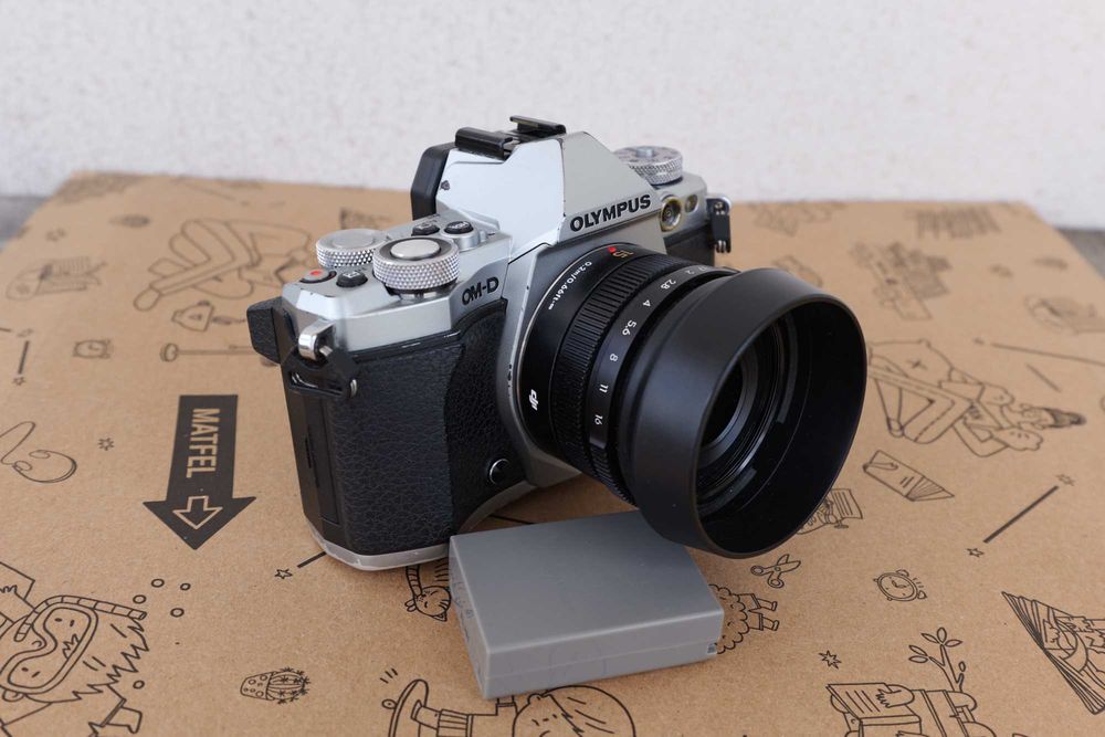 Olympus OM-D E-M5 Mark II (Body) + Lampa FL LM3 | Stan BDB | Mały przebieg 27k | adapter m42