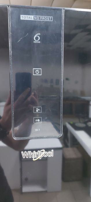 Холодильник Whirlpool W7 8210 K