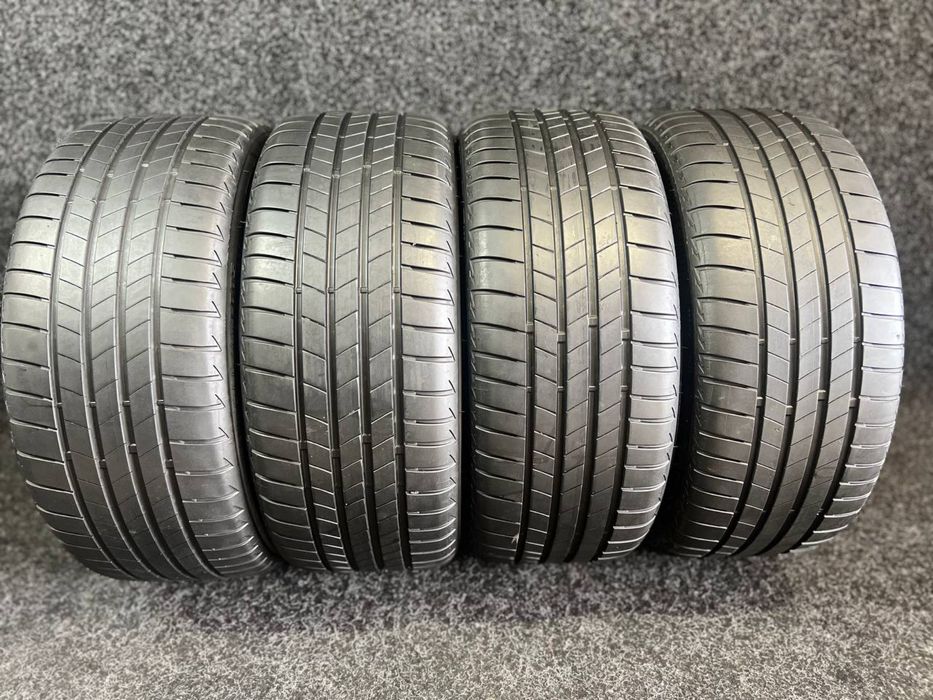 Brigestone 225/40R18 Turanza T005