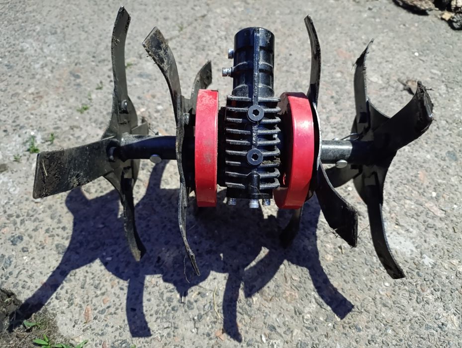 Продам культиватор для мотокоси