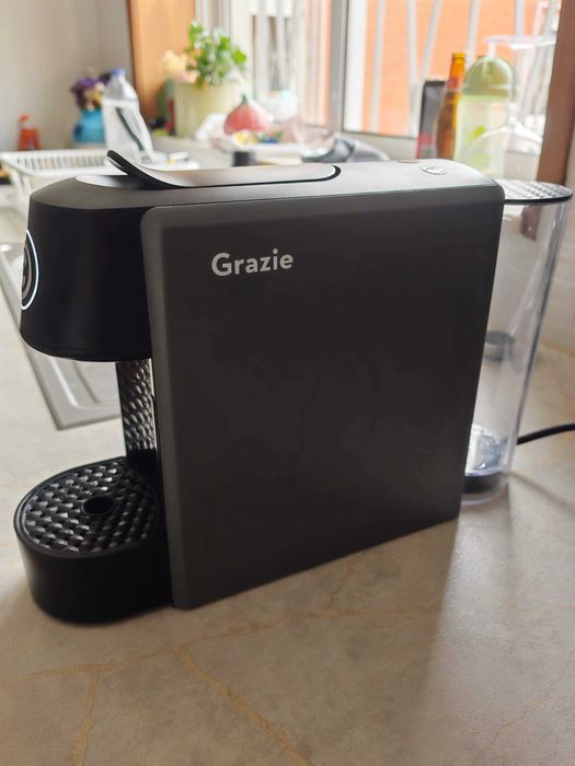 Máquina de Café Cápsulas continente , modelo Grazie