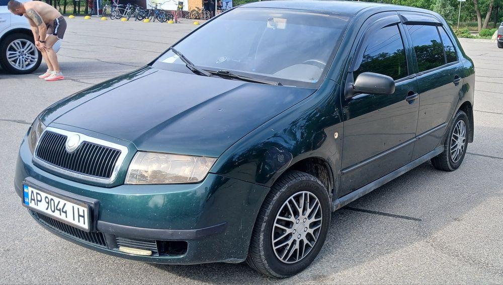 Продам Шкода Фабіа 2001р. Гарна помічниця в будених справах!!!Не капризна!! Не знайомить з усіма майстрами міста!!Заводиться- їде- везе!!