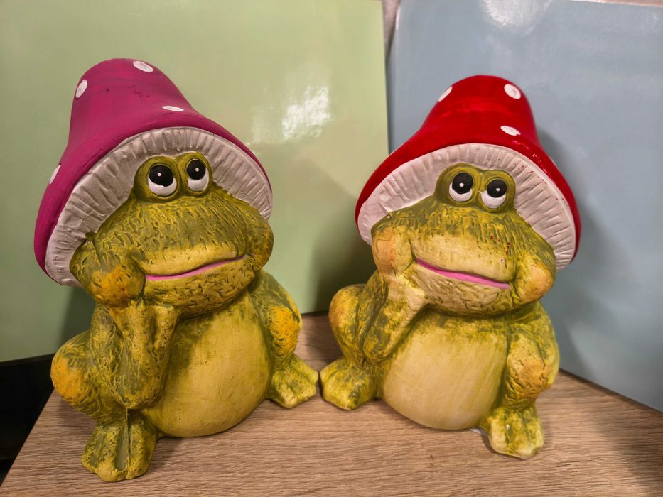 Dwie żaby ceramiczna figurka do domu i ogrodu idealna na lato
