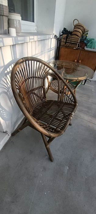 Sprzedam komplet krzesło/ fotel ora stolik