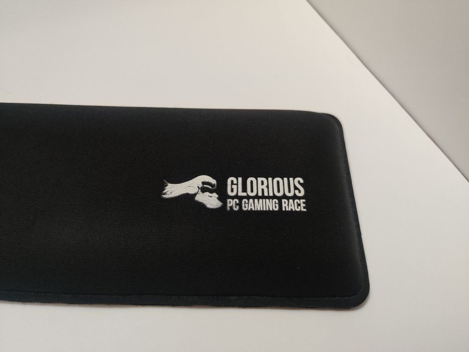 Apoio de Pulso Glorious PC Gaming Race