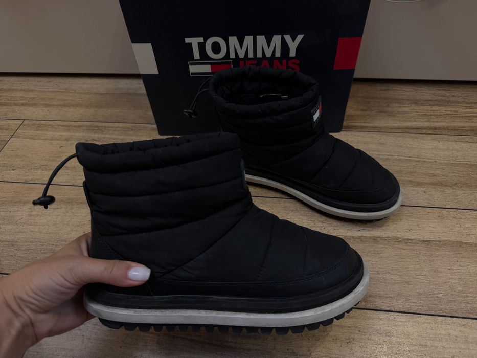 Зимові чоботи дутики Tommy Jeans TJW PADDED FLAT BOOT