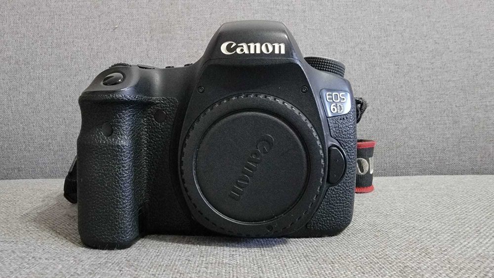 Canon 6D Full Frame +2 baterias + Strap + Grip