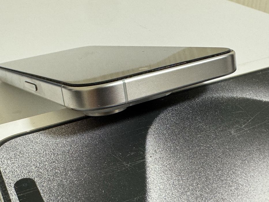 iPhone 15 Pro, 256 Gb, white titanium (MTUD3J/A)