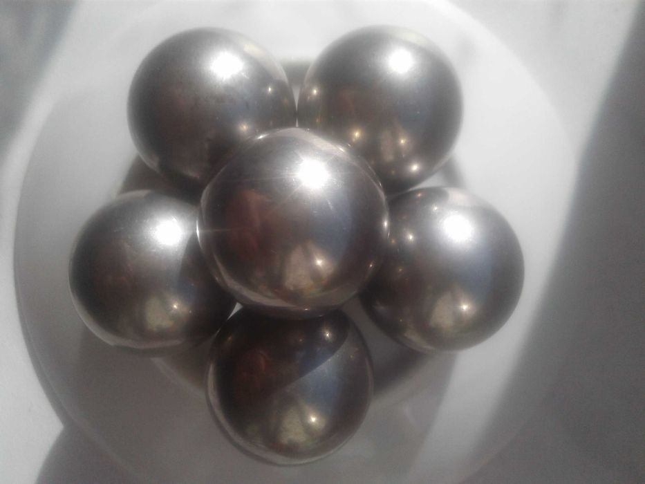 Шары от подшипников 25, 28, 35 см.