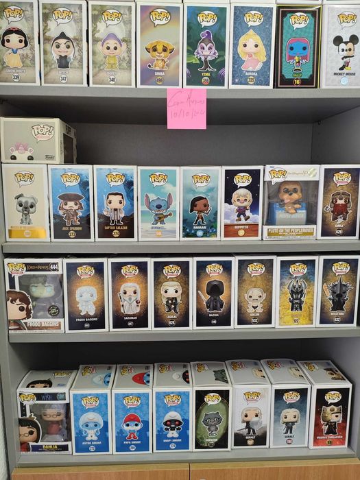 Funko pop diversos vitrine 1