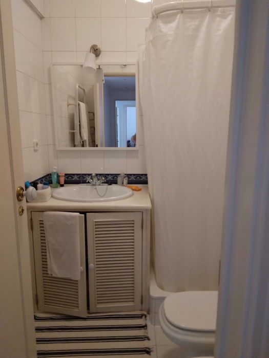 quarto_ estudante universitária  / estagiária IPO - enfermeira e/ou médica _ Sete Rios