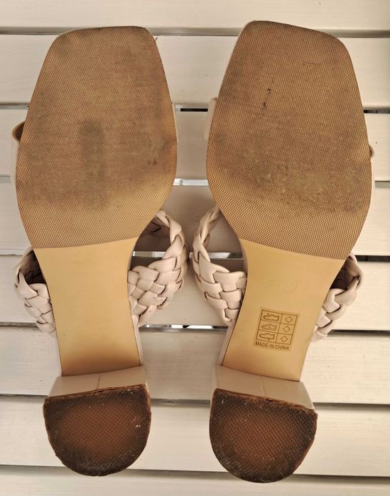 Sandálias bege claro, 37-38
