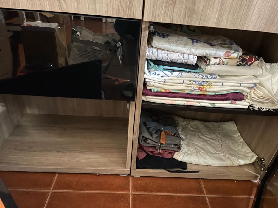 Móveis IKEA - Escritório, sala ou quarto