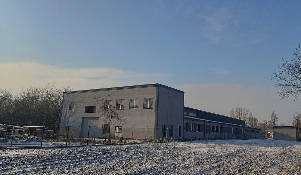 ПРОДАЖ великого 2282 кв.м ВИРОБНИЧОГО ПРИМІЩЕННЯ у Берегові, новий дах