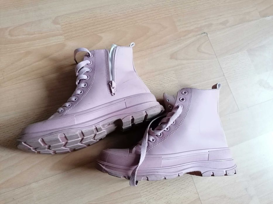 Buty 38 fioletowe zamszowe oraz 36 różowe