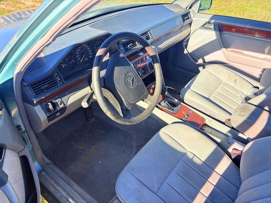 Mercedes Benz W124 E320