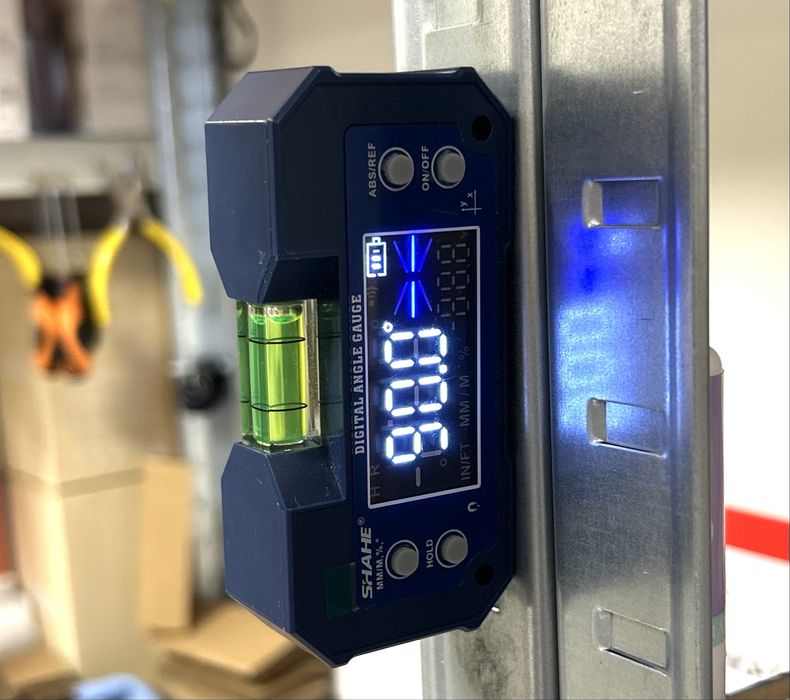 ТОЧНИЙ Рівень електронний кутомір уровень инклинометр угломер с АКБ