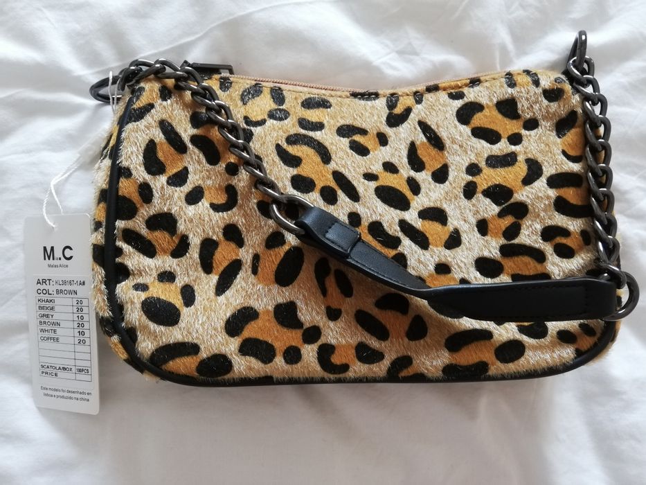 Mala com padrão leopardo