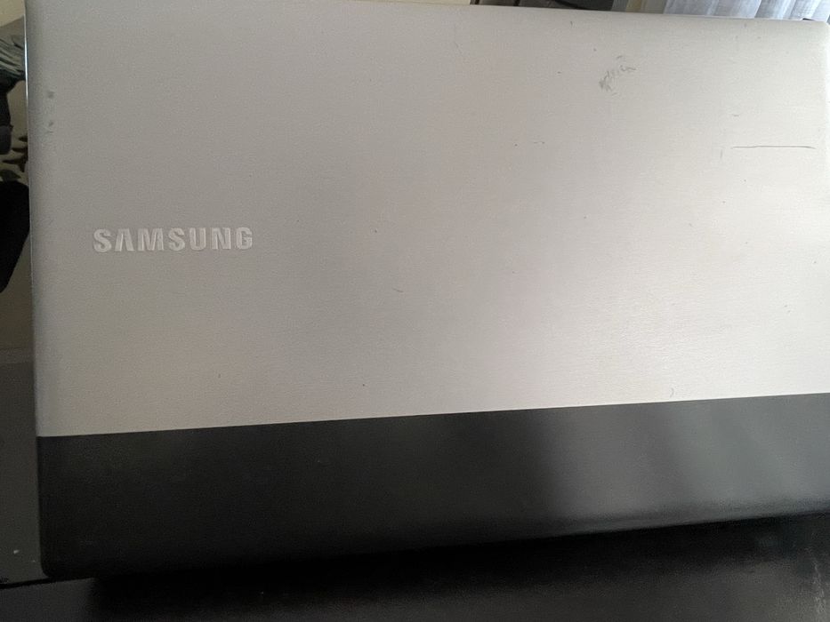Samsung RV711 notebook