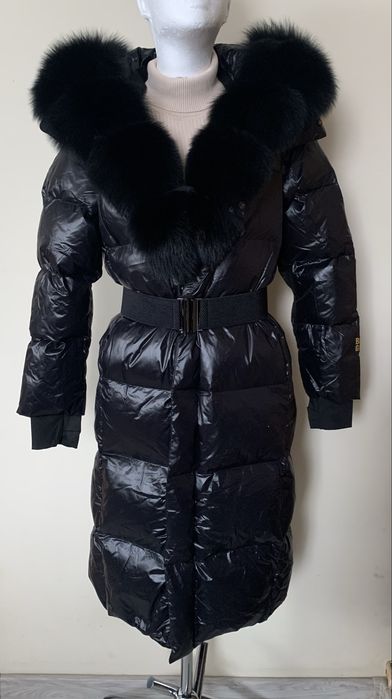 Plaszcz puchowy z kapturem obszytym lisem naturalnym