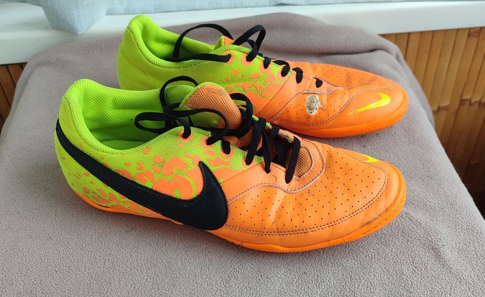 Футзалки бампи Nike Elastico 42,5