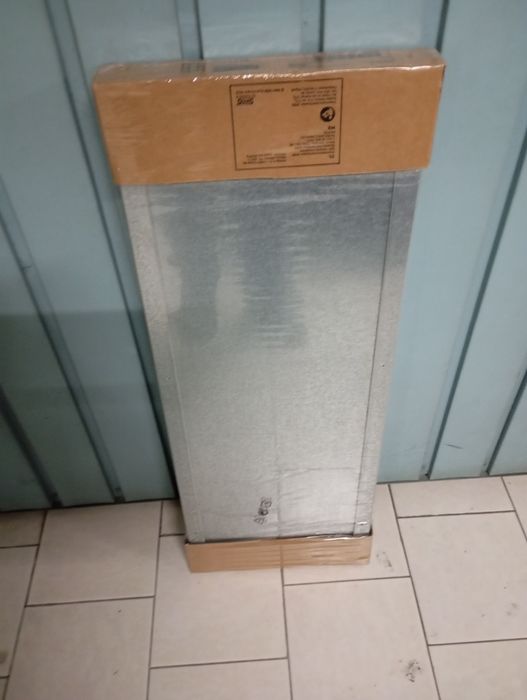 Prateleira metálica