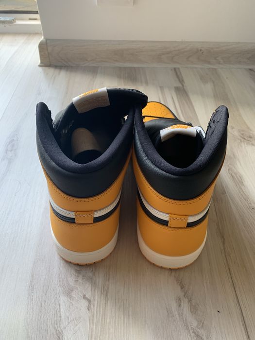 Nike Air Jordan 1 Retro High TAXI Yellow Toe