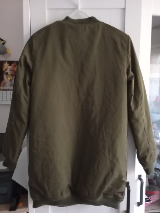 Kurtka Bershka pikowana przed kolano