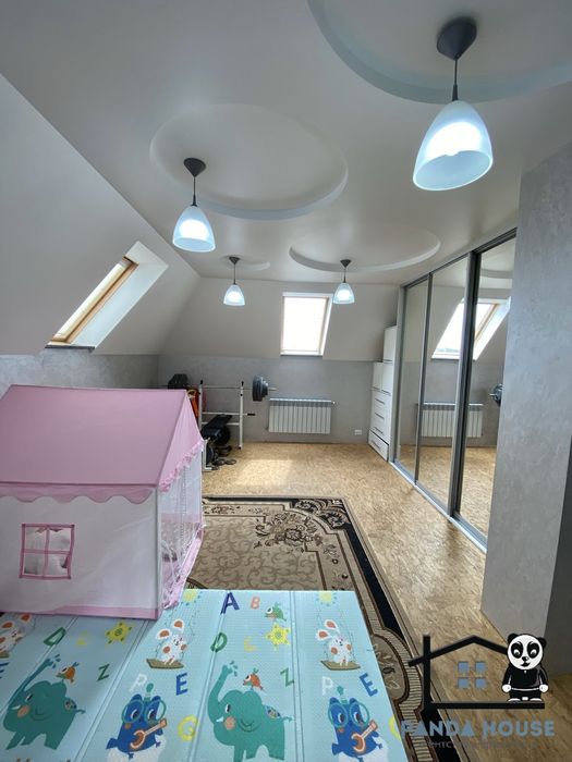 Продається чудовий будинок на два поверхи готовий до проживання.