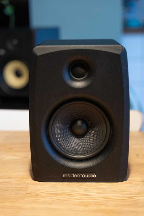 Resident Audio M5 - Monitory studyjne bliskiego pola