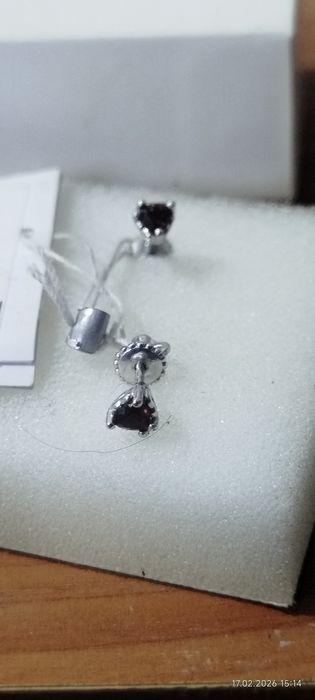 Продам сережки с натуральным камнем.