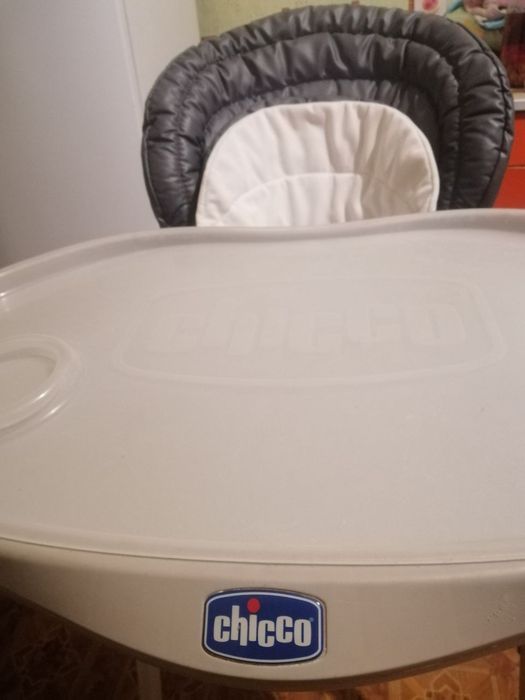 Дитячій стілець для годування CHICCO