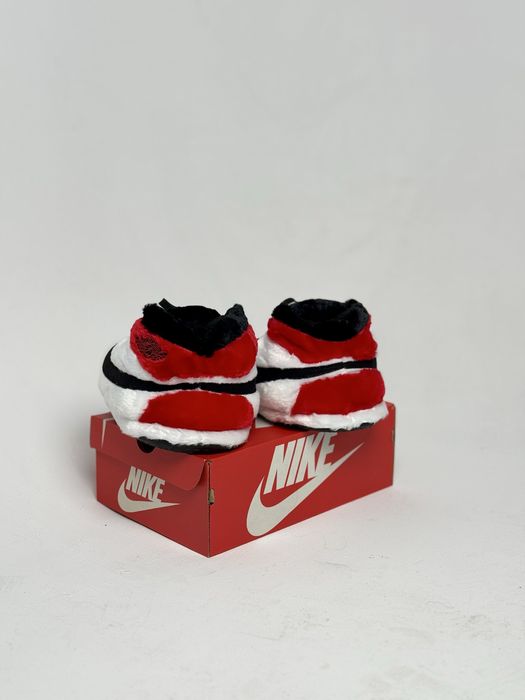 Kapcie pluszowe jak Nike Jordan 1