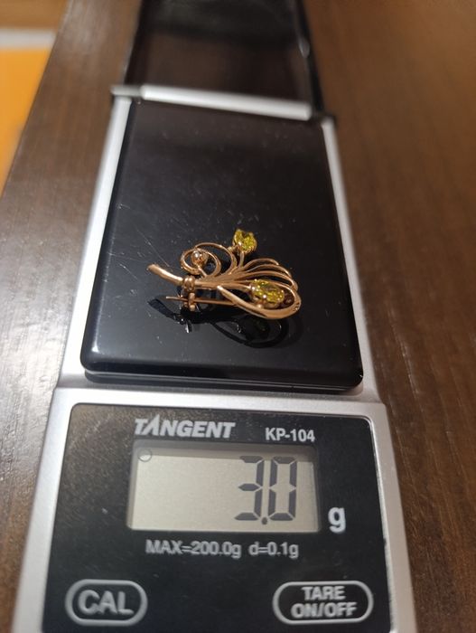 Золото, настоящее.