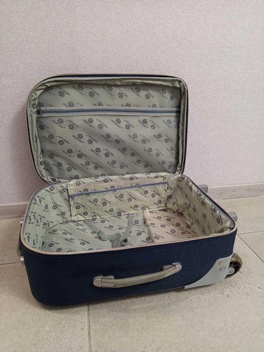 Продам валізу б/у