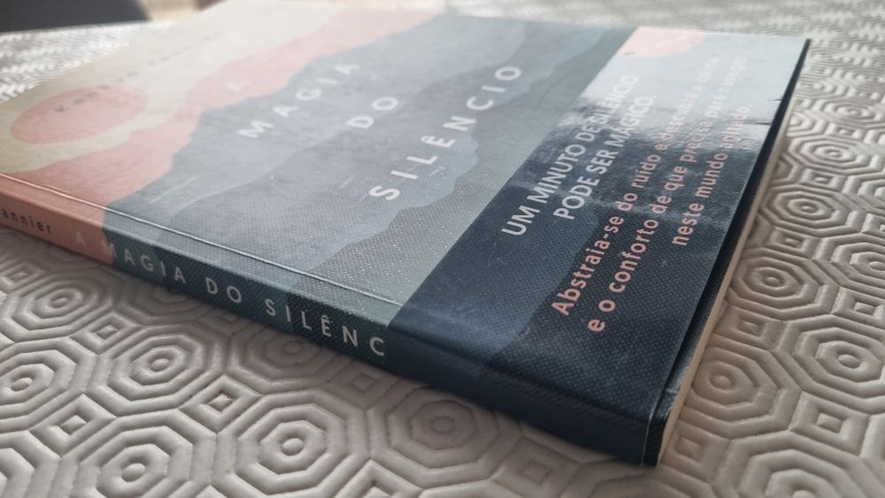 Livro 'A magia do silêncio'