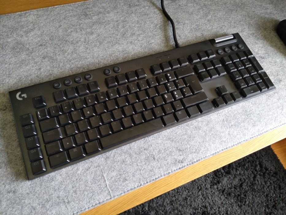 Teclado Logitech G815