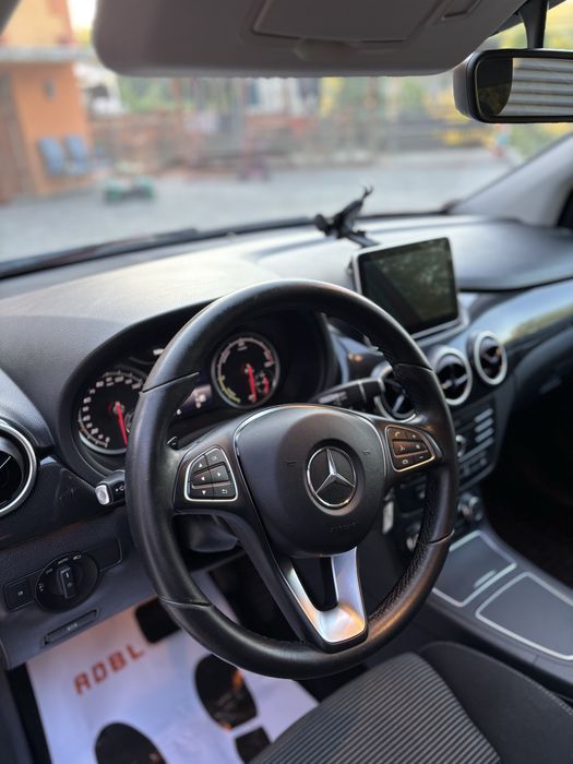 Mercedes-Benz B 250E