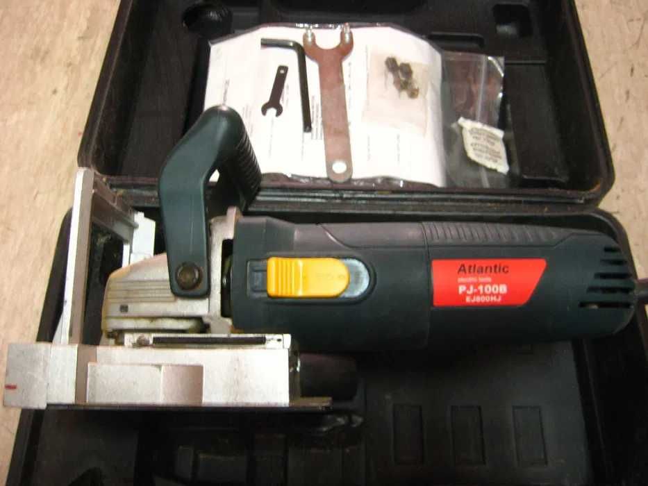 Máquina de encastrar ou retificadora